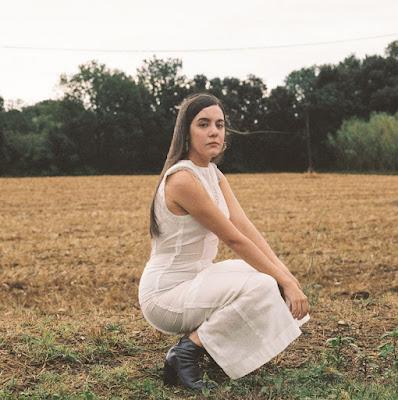 VALERIA CASTRO: 'LA RAÍZ'