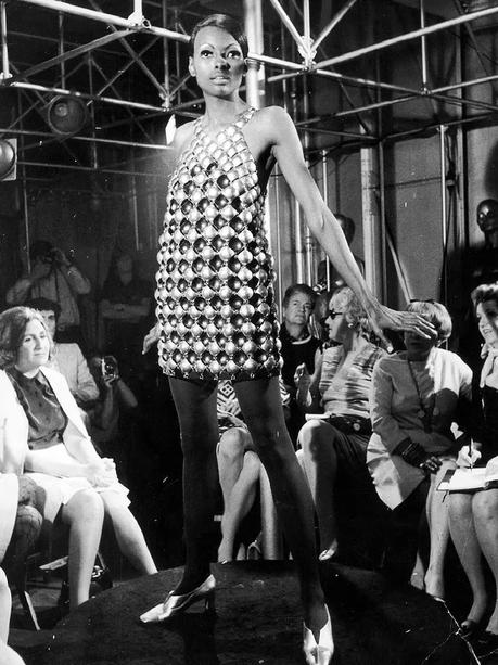 PACO RABANNE ALTERNATIVO: El futuro es Paco Rabanne zapatos. Paco Rabanne ALTERNATIVA... PACO RABANNE ALTERNATIVO: El futuro es Paco Rabanne zapatos. Paco Rabanne ALTERNATIVA...