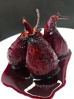 Peras al vino tinto