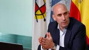 Cisma en la selección femenina de fútbol: renuncian 15 jugadoras y la RFEF exige que pidan “pidan perdón”.