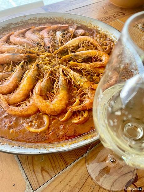 Puntalette cremosos con langostinos y calamares