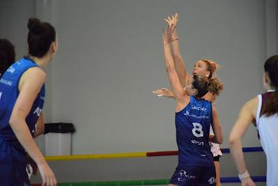 Galería de clics del Bàsquet Femení Sant Adrià-CB Sant Josep Obrer (Liga Femenina 2)