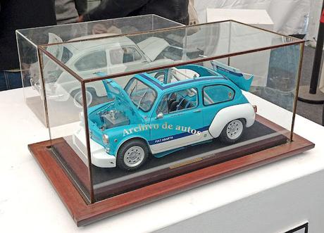 Las miniaturas del stand de ACAMRA de AutoClásica 2022