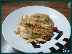 Fideos chinos con pollo