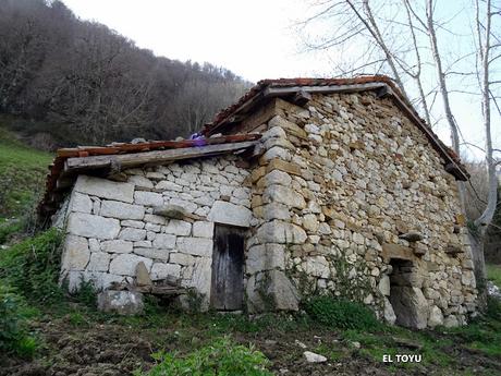 Santoveña-Valle Berroña-Valle Lloberuga