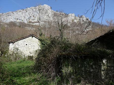 Santoveña-Valle Berroña-Valle Lloberuga