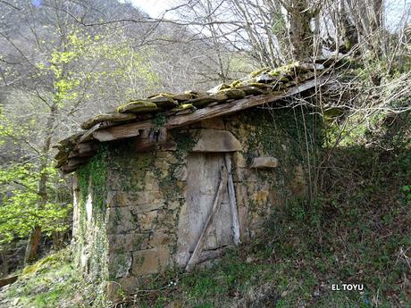 Santoveña-Valle Berroña-Valle Lloberuga