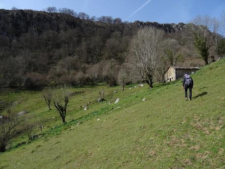 Santoveña-Valle Berroña-Valle Lloberuga