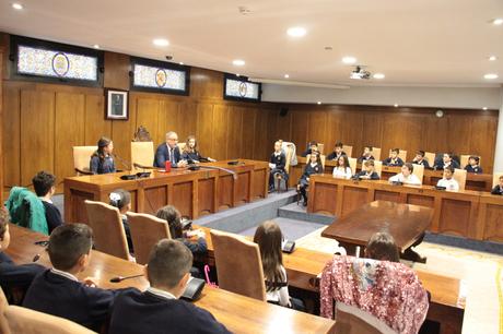 Los niños del colegio Espíritu Santo Ponferrada, visitan el Ayuntamiento 1