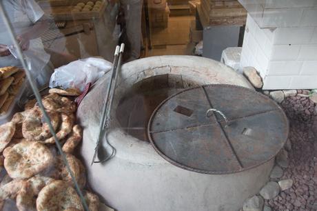horno-de-pan-tradicional-en-erevan