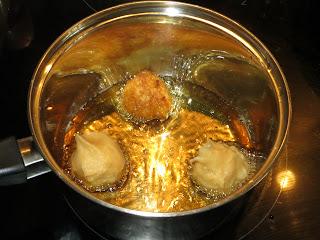 BUÑUELOS RELLENOS DE CHOCOLATE