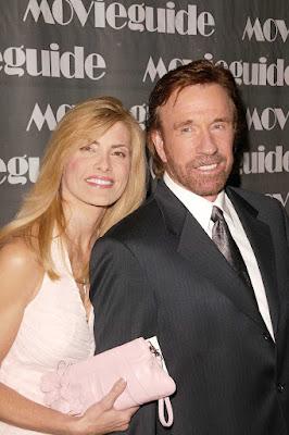 Chuck Norris deja la carrera para cuidar a su esposa, Gena.