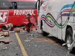 Choque entre tráiler y autobús en Carretera Zacatecas deja 2 muertos y 7 heridos