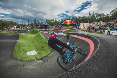 Menos de un mes resta para la Final Internacional de Red Bull Pump Track en Chile Annika Pettersen