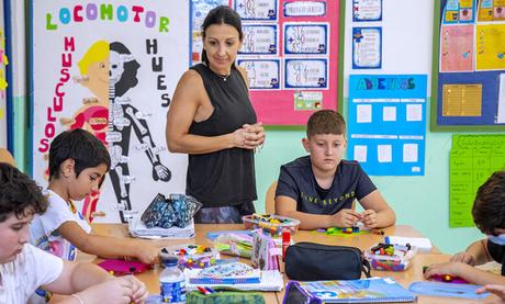 Andalucía abre el plazo para pedir el cheque escolar de 100 euros: claves para solicitarlo