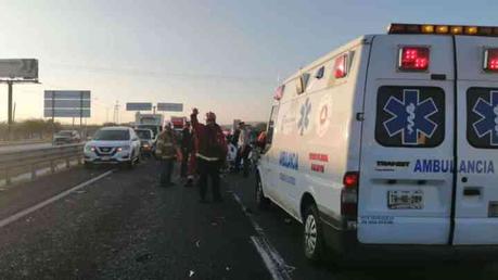 Un muerto y dos lesionados en accidente vial en entronque de Villa de Zaragoza