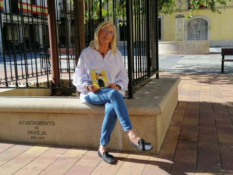 Pareja, escenario idílico para la novela, ‘Sol al Atardecer’ de María José Pérez Roldán