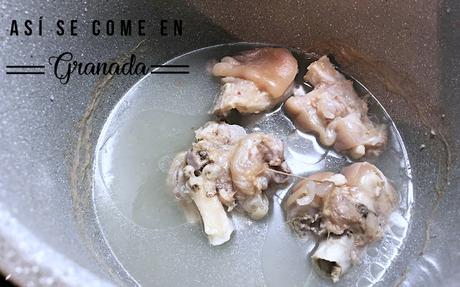 Callos con garbanzos granainos