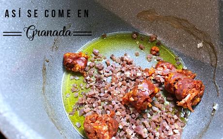 Callos con garbanzos granainos