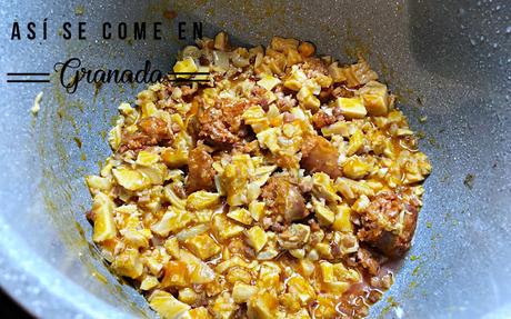 Callos con garbanzos granainos