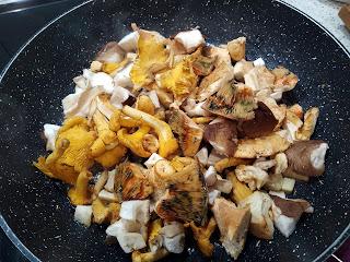 SETAS Y LANGOSTINOS CON SALSA DE COÑAC SETAS Y LANGOSTINOS CON SALSA DE COÑAC