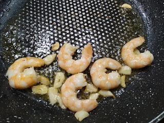 SETAS Y LANGOSTINOS CON SALSA DE COÑAC SETAS Y LANGOSTINOS CON SALSA DE COÑAC