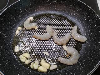 SETAS Y LANGOSTINOS CON SALSA DE COÑAC SETAS Y LANGOSTINOS CON SALSA DE COÑAC