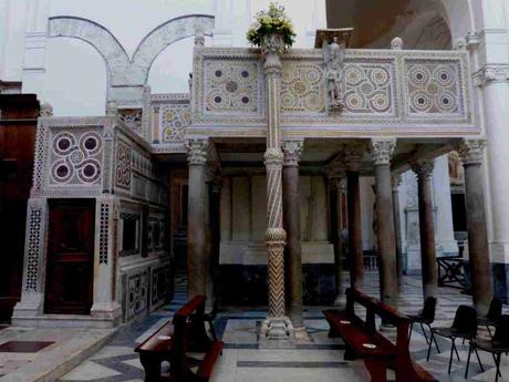 Recordando a las salernitanas. La geometría en el Duomo de Salerno Recordando a las salernitanas. La geometría en el Duomo de Salerno