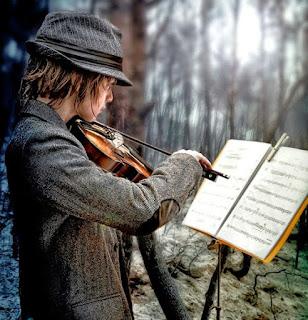 5.267 - SE OYE LA MÚSICA...