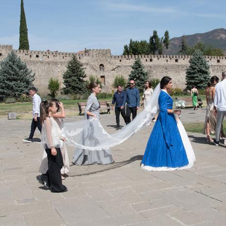 Qué ver en Mtskheta: 8 lugares más interesantes boda-en-la-Catedral-Svetitstkhoveli