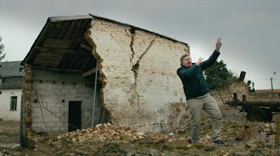 EXCESS WILL SAVE US (Suecia, 2022) Comedia EXCESS WILL SAVE US (Suecia, 2022) Comedia