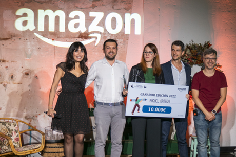 Raquel Ortega gana la novena edición del Premio Literario Amazon Storyteller con su novela «No despiertes al diablo»