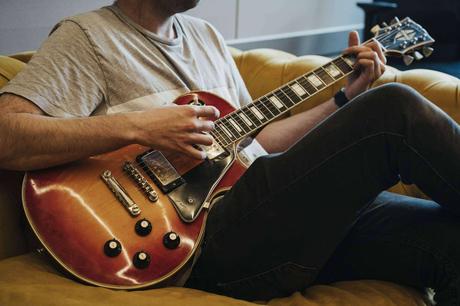 Cómo superar un bloqueo creativo y escribir buenas canciones Cómo superar un bloqueo creativo y escribir buenas canciones