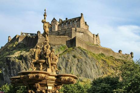 Conoce la maravillosa ciudad de Edimburgo, te contamos sobre sus atracciones históricas.