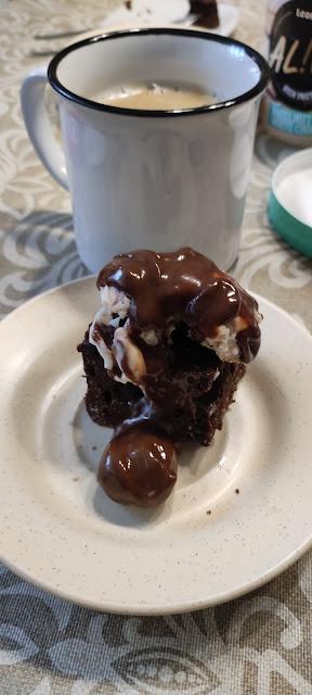 BROWNIE KETO DE AVELLANAS