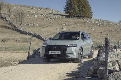 El Nuevo DS 7 E-TENSE incluye tres alternativas Plug-in Hybrid y está disponible online El Nuevo DS 7 E-TENSE incluye tres alternativas Plug-in Hybrid y está disponible online