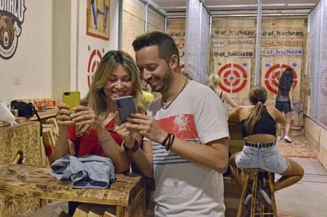 El Hachazo, celebrar planes con amigos de forma diferente