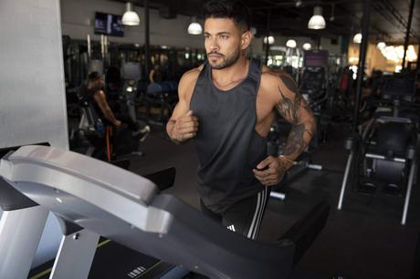 El influencer y creador de contenido Alejo Ospina lanza una nueva