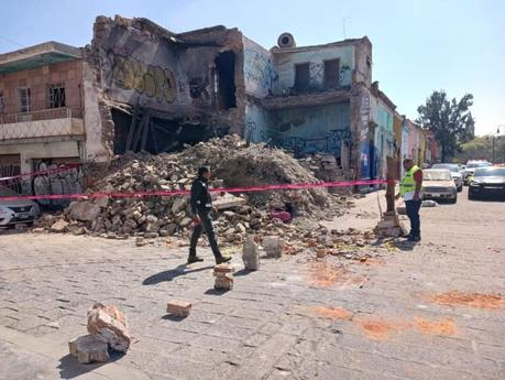 Protección Civil Estatal revisa derrumbe de vivienda en el Barrio del Montecillo