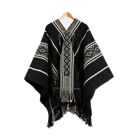 Destacados artesanas y artesanos de La Araucanía exhiben su trabajo en el Centro Cultural La Moneda