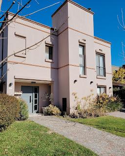 Jardín de Ingreso: una alegre bienvenida con nuevas plantas y flores