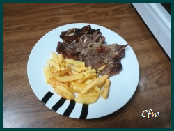 Chuletillas de cordero maceradas con patatas