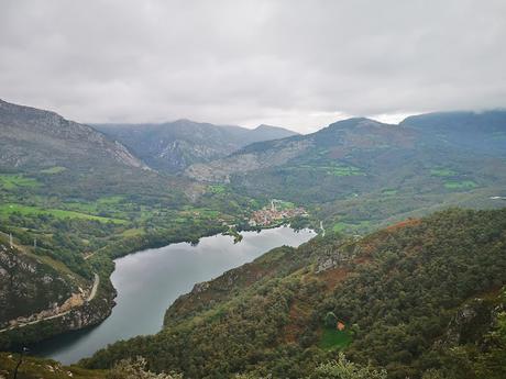 Sierra del Crespón y Pico Fueyo Sierra del Crespón y Pico Fueyo