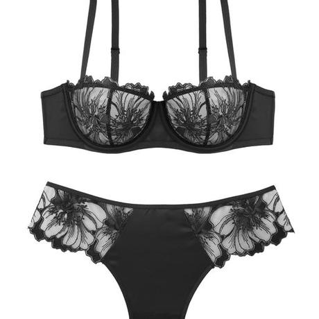 LA FIRMA FRANCESA DE LENCERÍA TIENE EL REGALO IDEALY LA PRENDA PERFECTA PARA ESTAS NAVIDADES