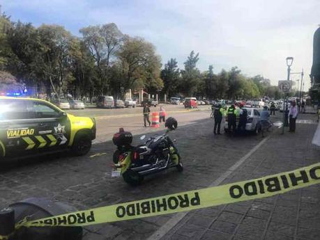 Fallece de infarto pasajero de taxi en la Alameda Juan Sarabia. Fallece de infarto pasajero de taxi en la Alameda Juan Sarabia.