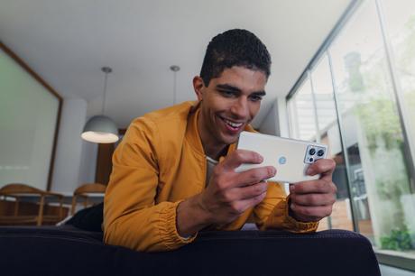 Descubre 5 cosas que puedes hacer con Ready For 2022_MOTOROLA EDGE_FUSION