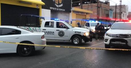 Abandonan dos personas ejecutados frente al depósito de cerveza  en avenida Salk