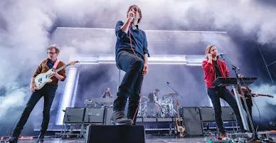 Phoenix - Tonight (Featuring Ezra Koenig) (2022)