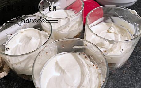 Tiramisú sin huevo. Homenaje a Juana Hellín Tiramisú sin huevo. Homenaje a Juana Hellín