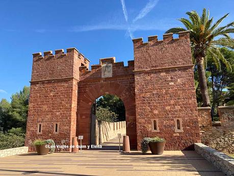 Puerta de entrada al Castillo de Castelldefels